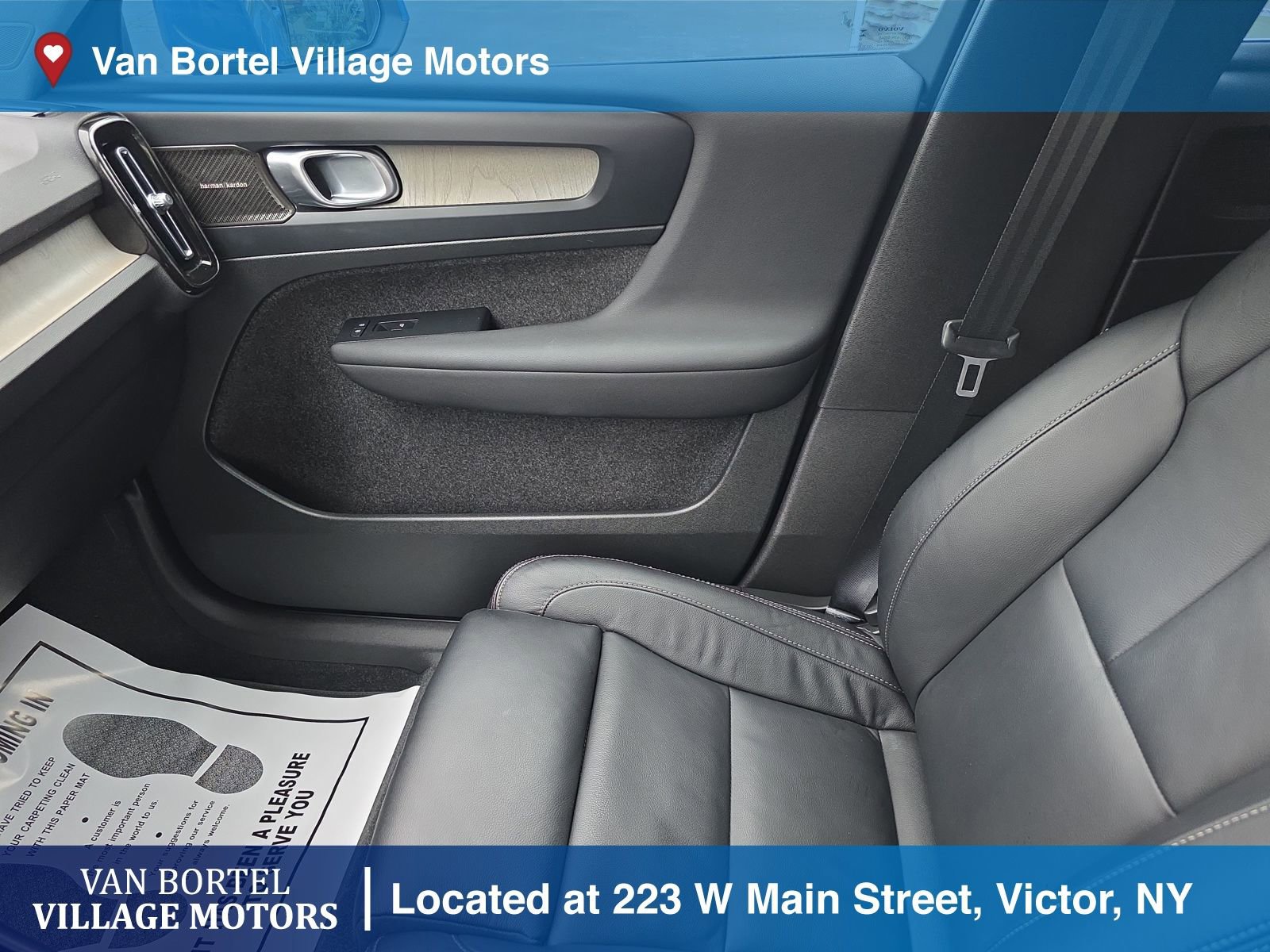 Used 2023 Volvo XC40 B5 Ultimate image 24