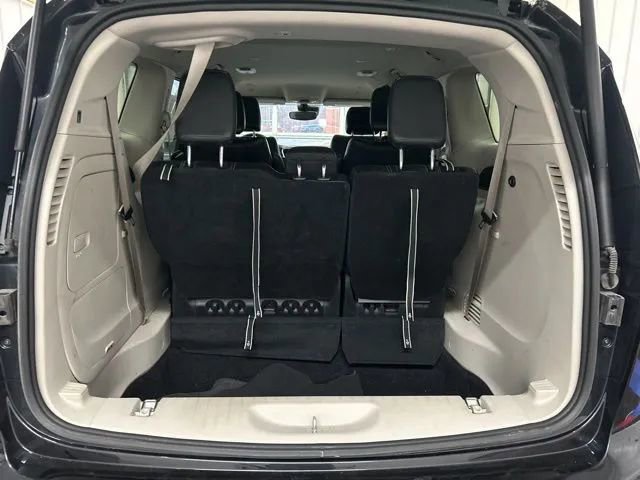 Used 2023 Chrysler Pacifica Touring-L image 14