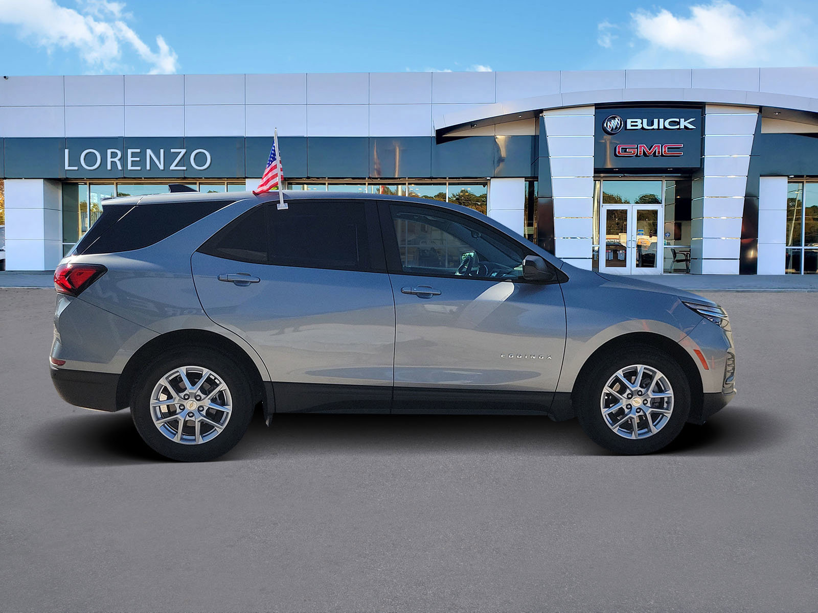 Used 2024 Chevrolet Equinox LS w/ LS Convenience Package FWD image 4