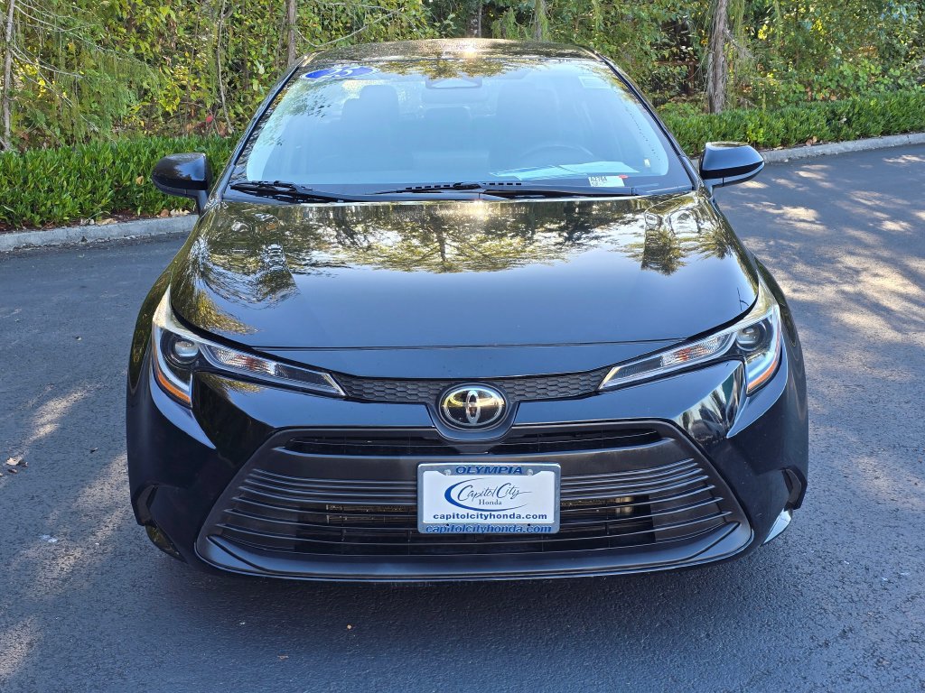 Used 2025 Toyota Corolla LE FWD image 2