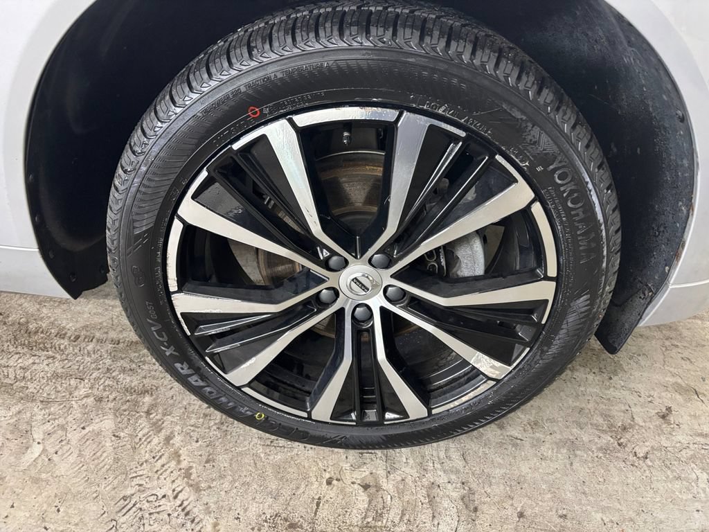 Certified 2023 Volvo XC60 B5 Plus w/ Protection Package Premier AWD/4WD image 36