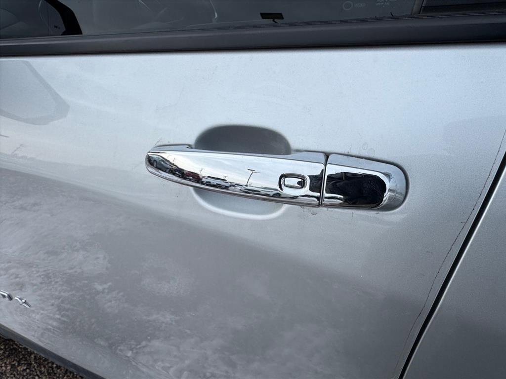 Used 2022 Chevrolet Equinox LS w/ LS Convenience Package image 6