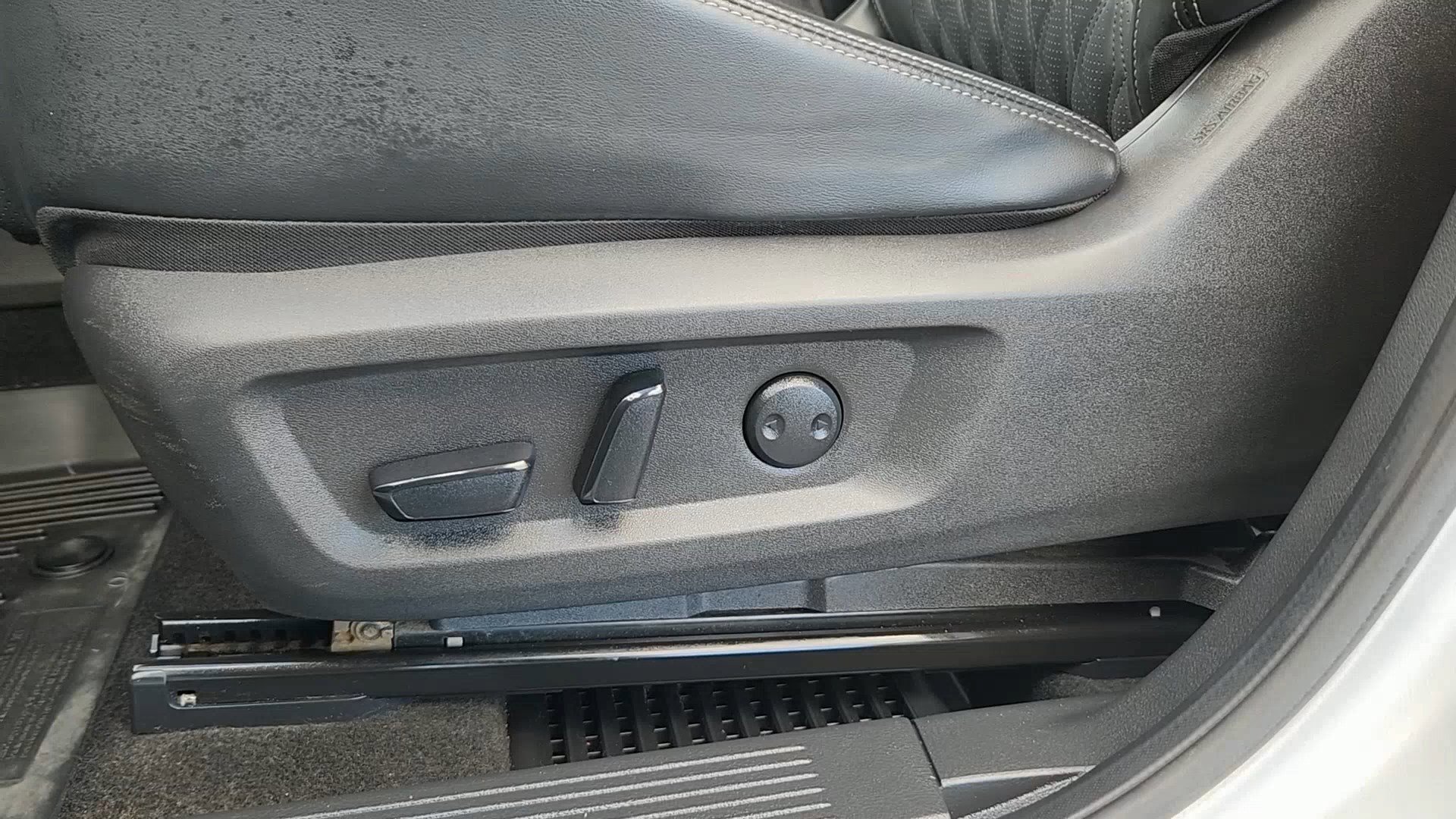 Used 2021 Nissan Rogue Platinum image 9