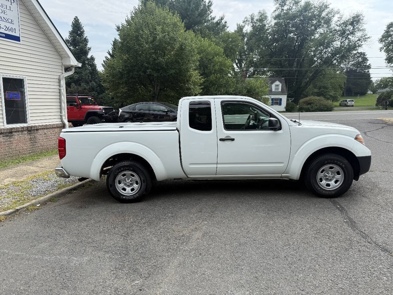 Used 2015 Nissan Frontier S RWD image 7
