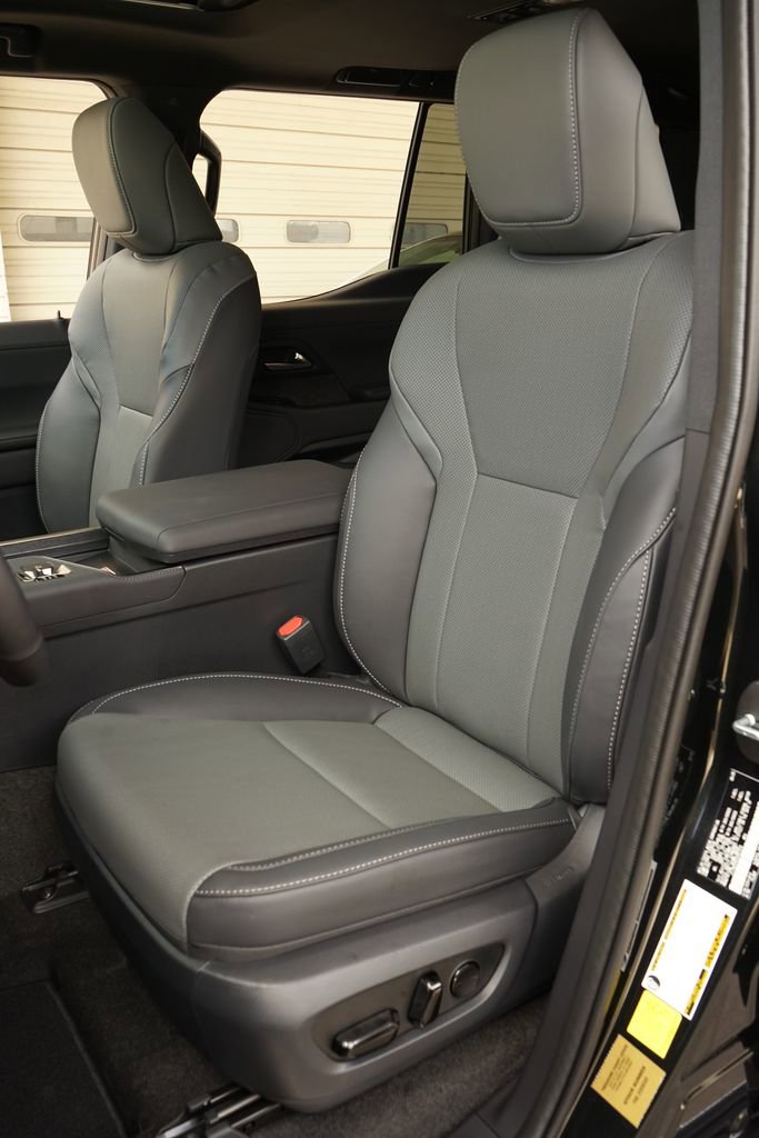 Used 2026 Lexus GX 550 image 9