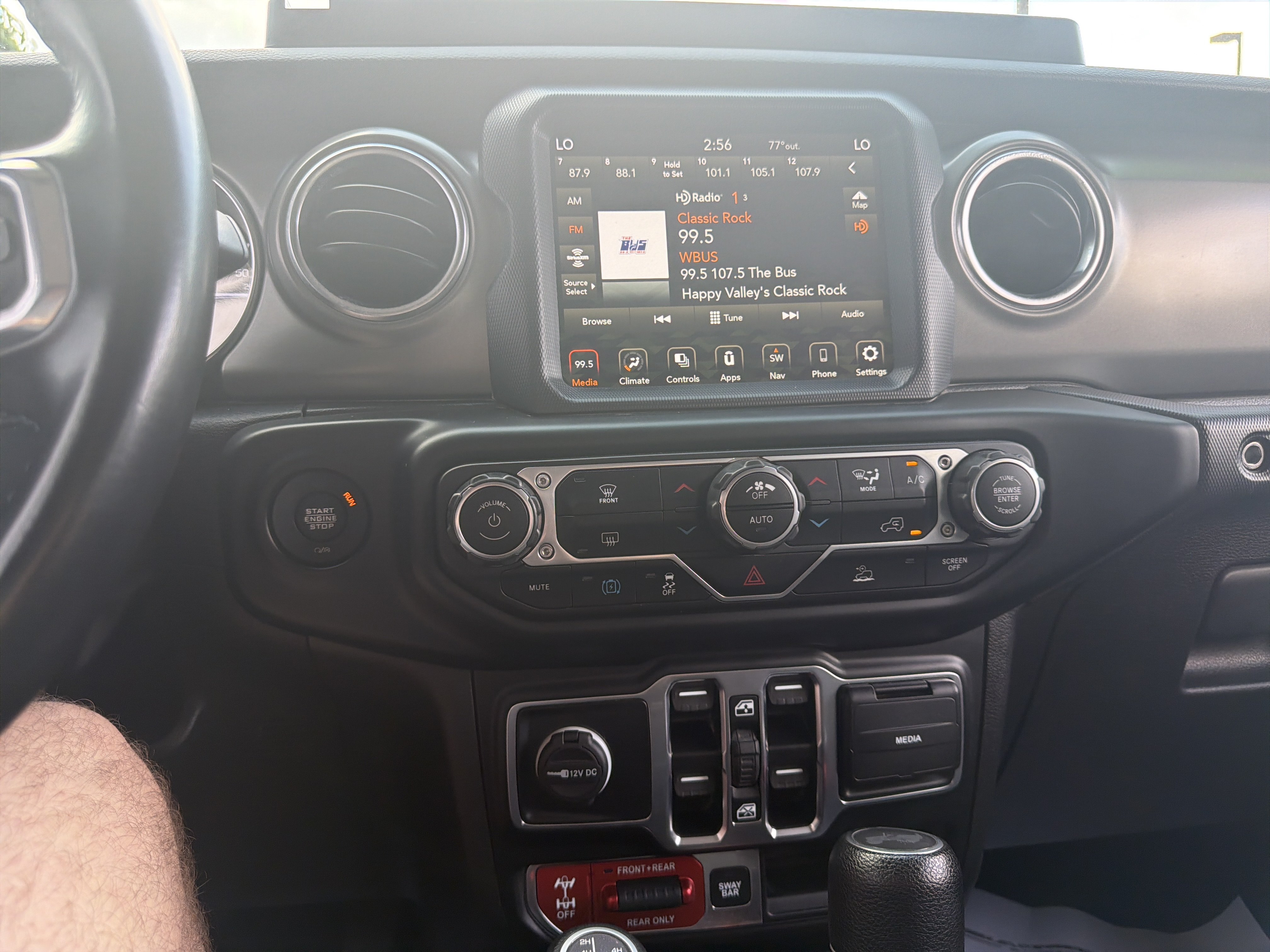 Used 2022 Jeep Wrangler Unlimited Rubicon 4xe AWD/4WD image 24