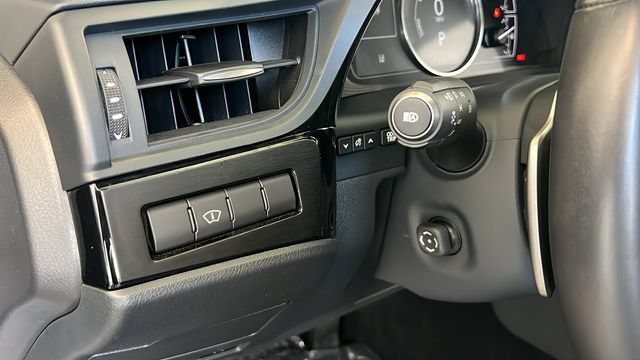 Used 2025 Lexus ES 300h w/ Premium Package FWD image 31