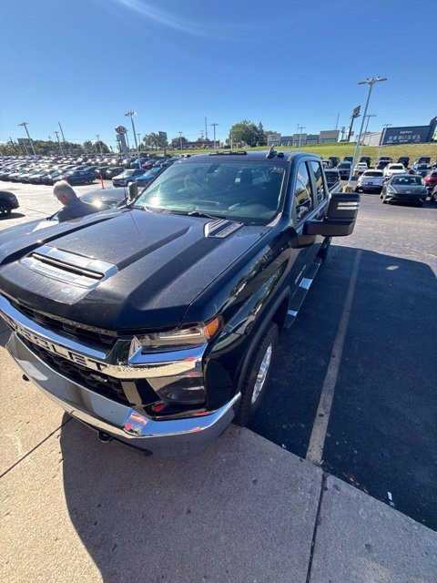 Used 2022 Chevrolet Silverado 3500 LT w/ Convenience Package AWD/4WD image 10