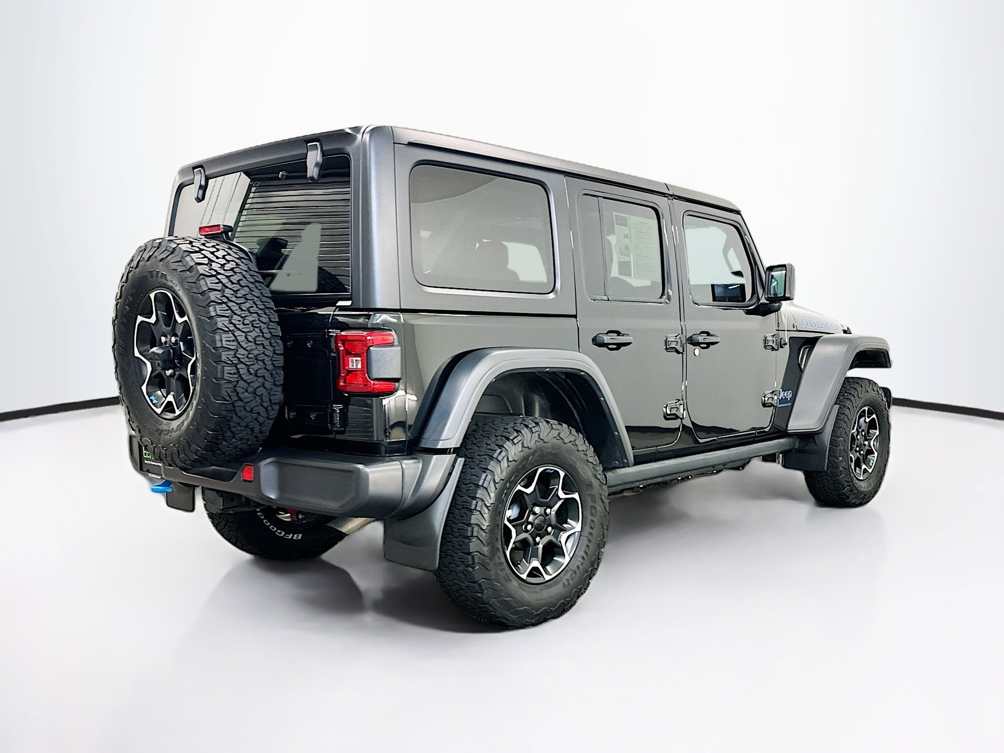Used 2023 Jeep Wrangler Unlimited Rubicon 4xe w/ Cold Weather Group AWD/4WD image 9
