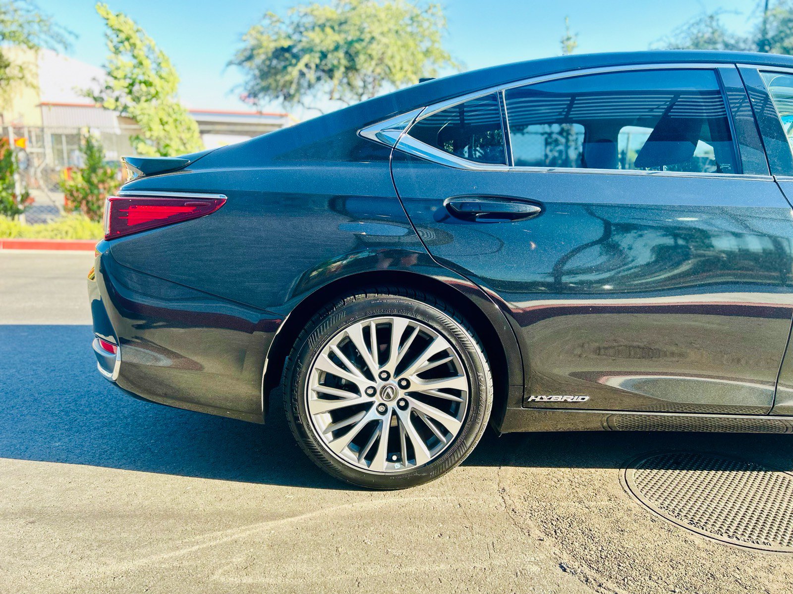 Used 2021 Lexus ES 300h w/ Premium Package FWD image 11
