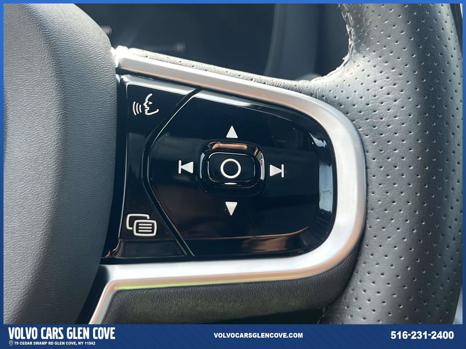 Used 2019 Volvo XC60 T6 Momentum w/ Premium Package AWD/4WD image 22