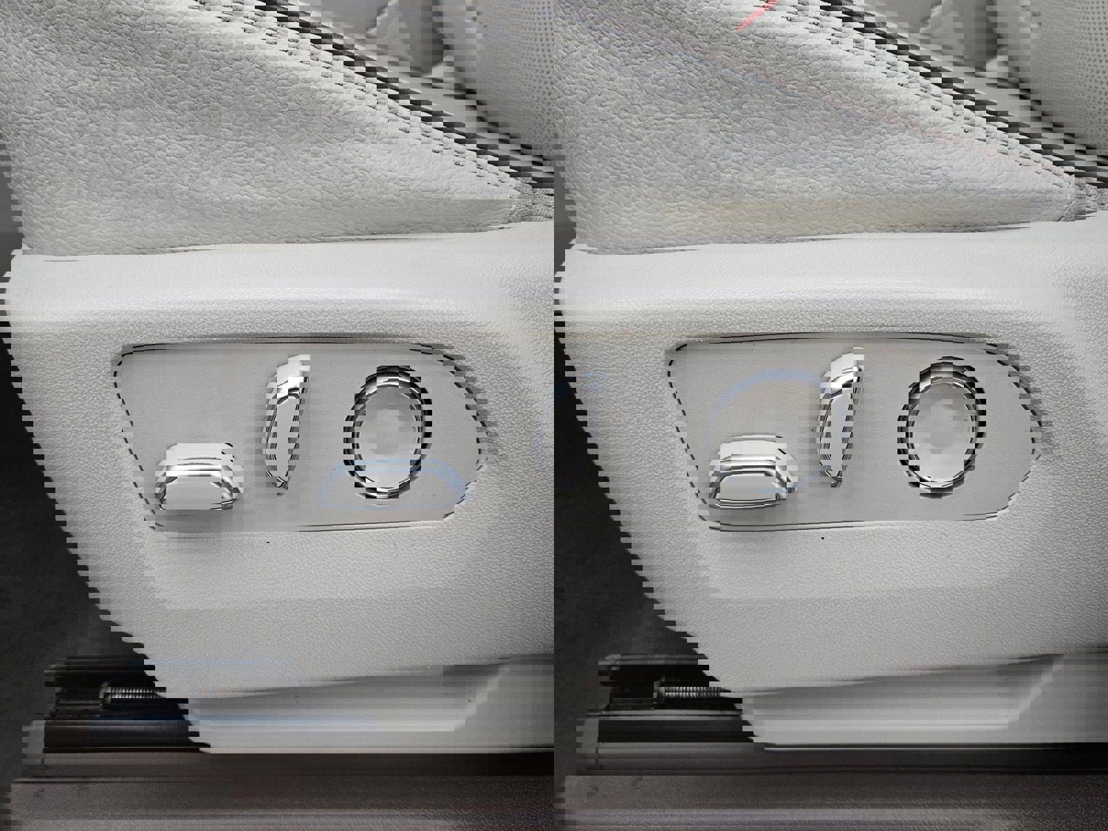 Used 2021 GMC Yukon Denali w/ Denali Premium Package image 23