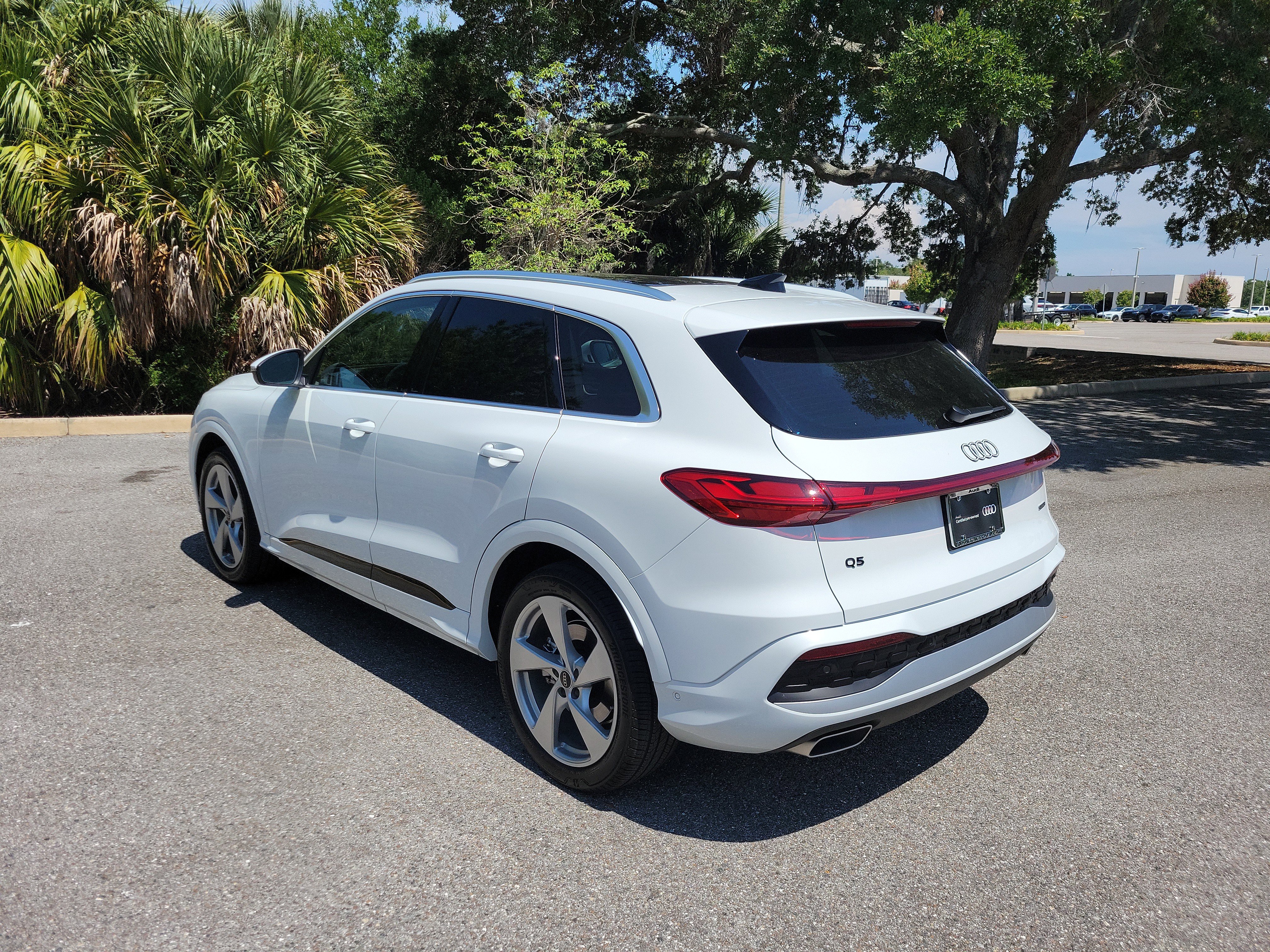 Certified 2025 Audi Q5 Prestige AWD/4WD image 6