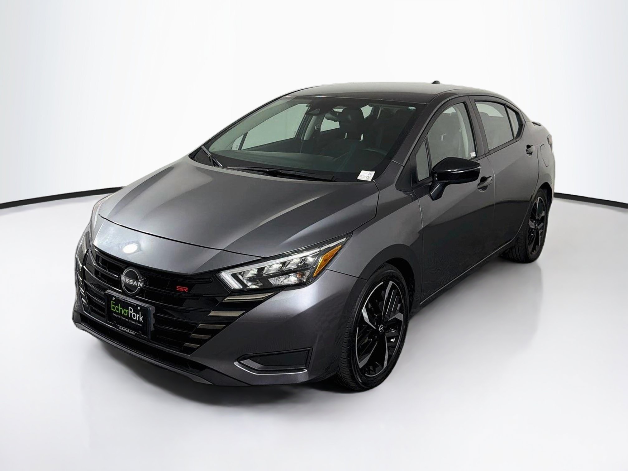 Used 2024 Nissan Versa SR FWD image 3