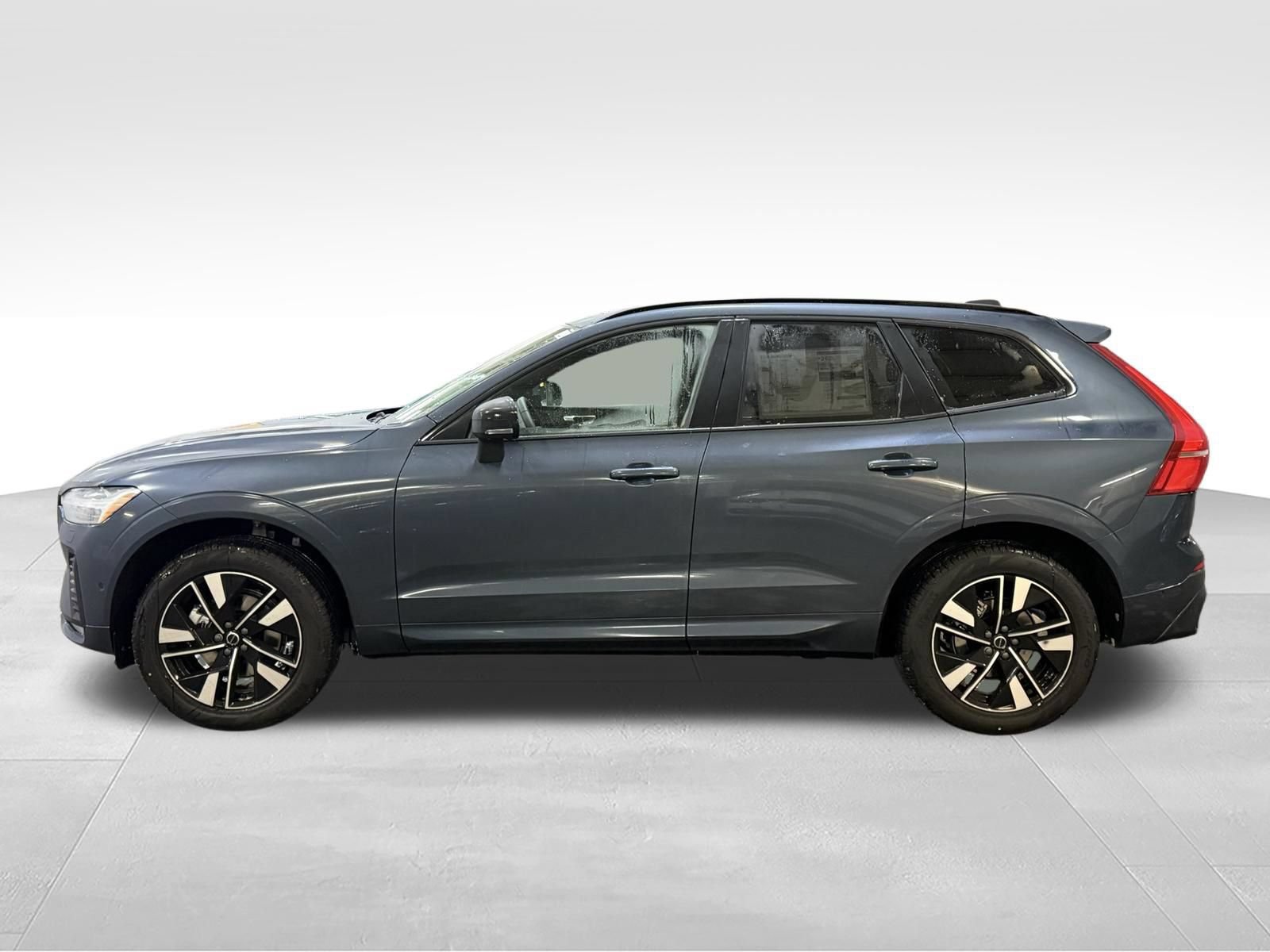 New 2026 Volvo XC60 B5 Plus w/ Protection Package Premier AWD/4WD image 2