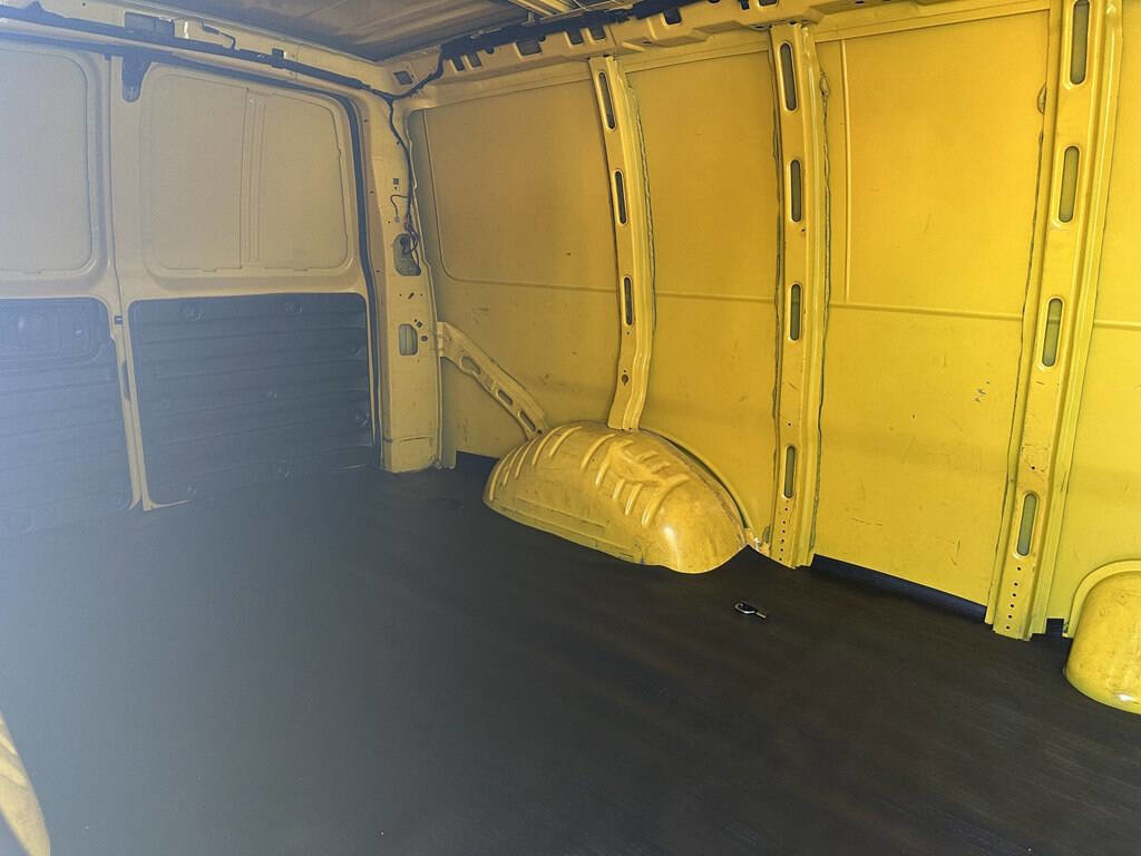 Used 2022 Chevrolet Express 2500 image 11