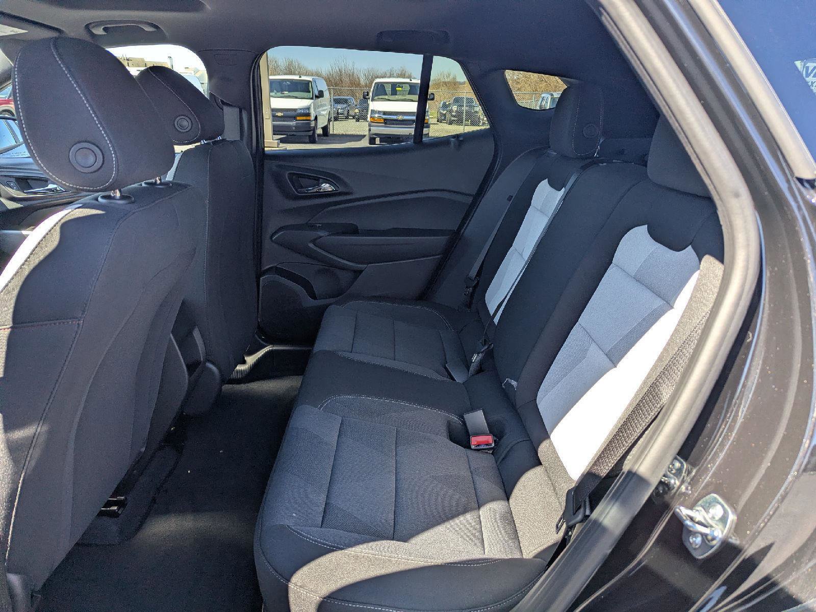 New 2026 Chevrolet Trax RS w/ Sunroof Package image 37