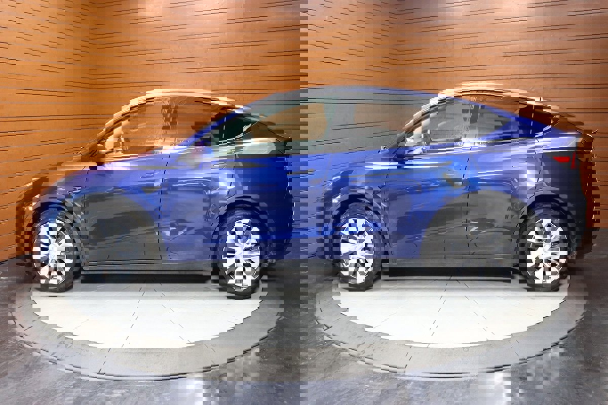 Used 2023 Tesla Model Y Long Range image 6