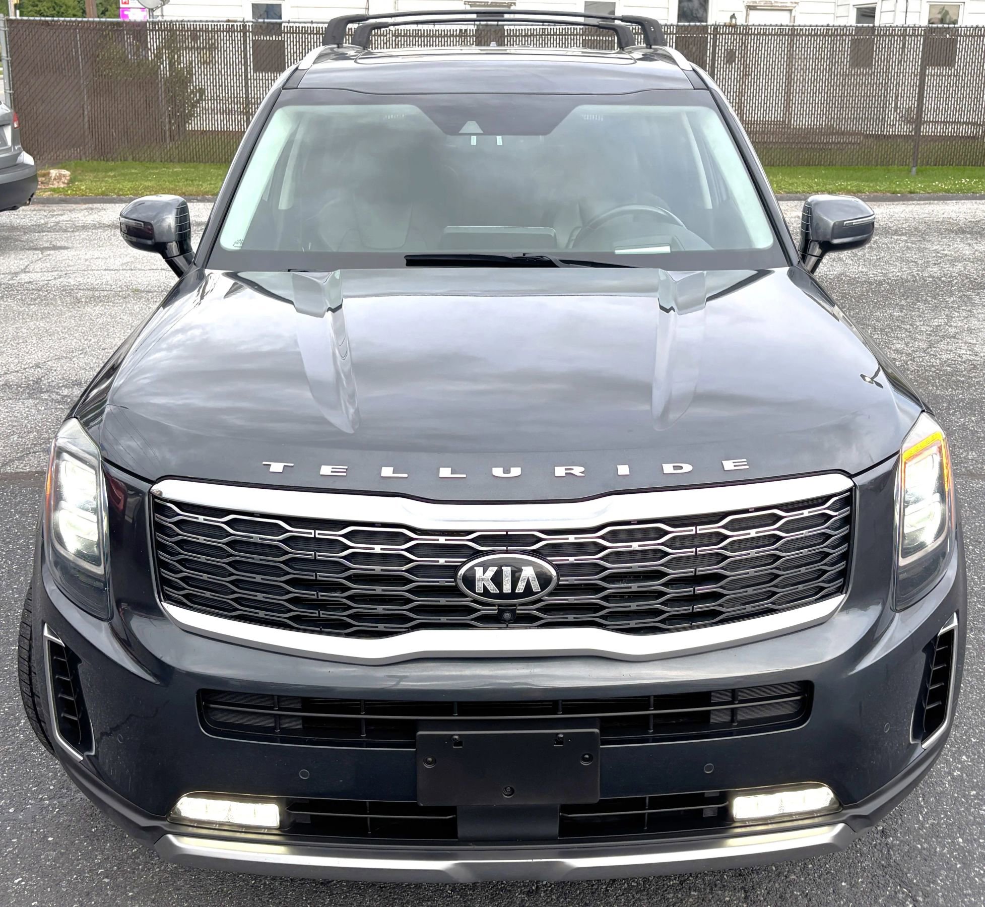 Used 2020 Kia Telluride SX w/ SX Prestige Package AWD/4WD image 2
