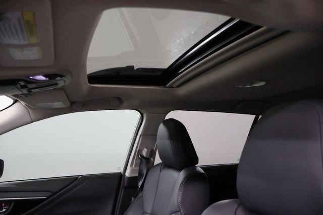 Used 2025 Subaru Outback Limited image 12