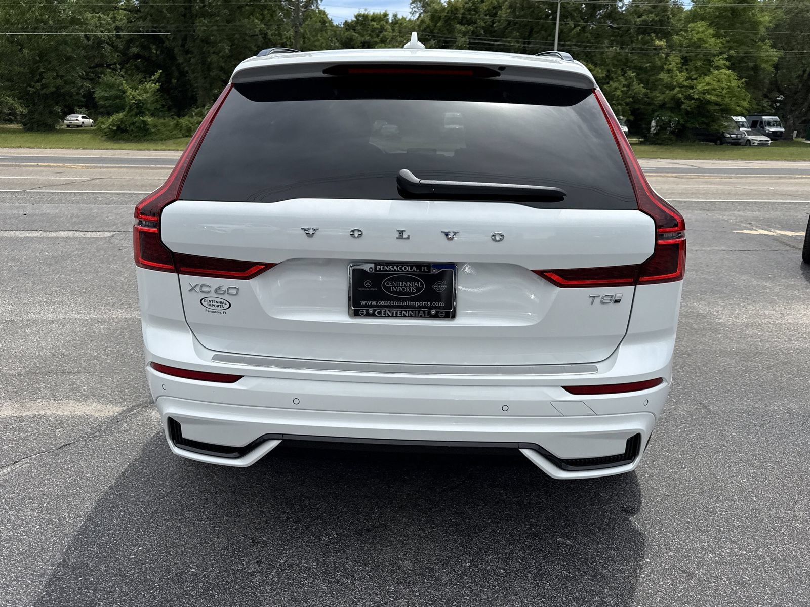 New 2026 Volvo XC60 T8 Plus w/ Protection Package Premier AWD/4WD image 4