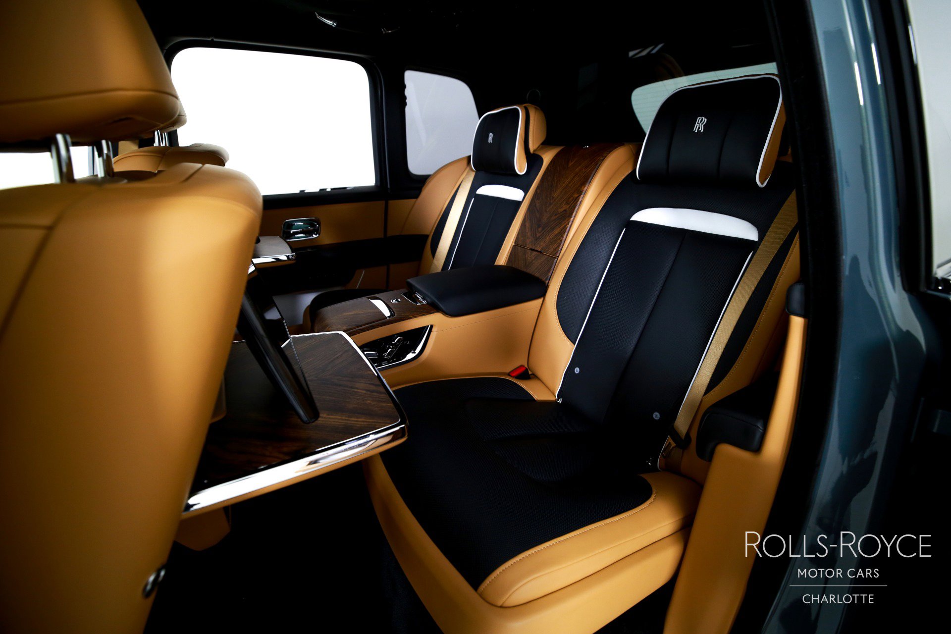 Used 2025 Rolls-Royce Cullinan image 18