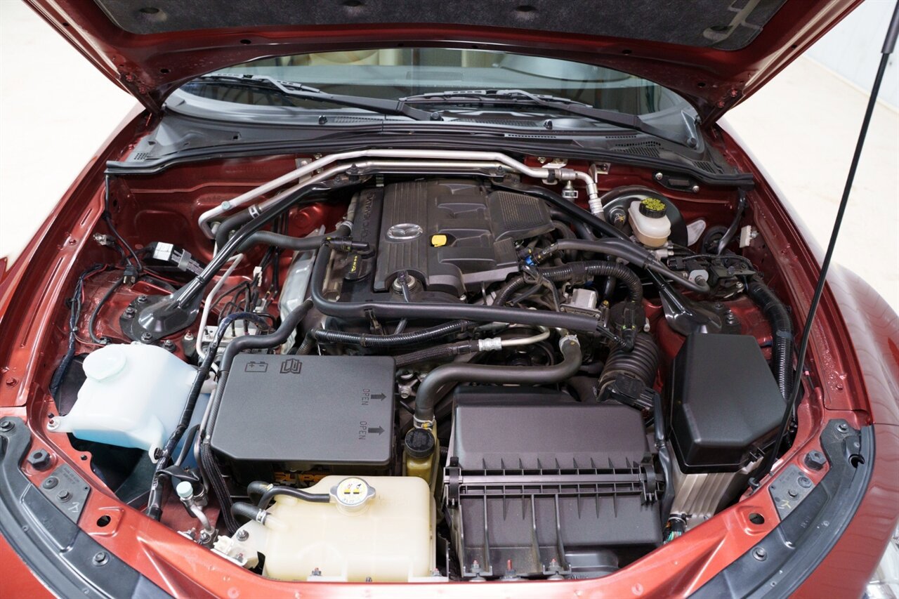 Used 2009 MAZDA MX-5 Miata Grand Touring w/ Premium Pkg image 33