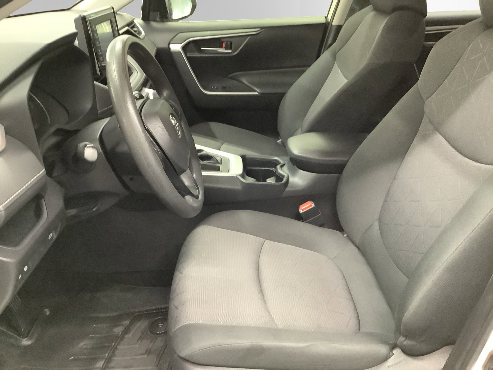 Certified 2019 Toyota RAV4 XLE w/ Convenience Package image 9
