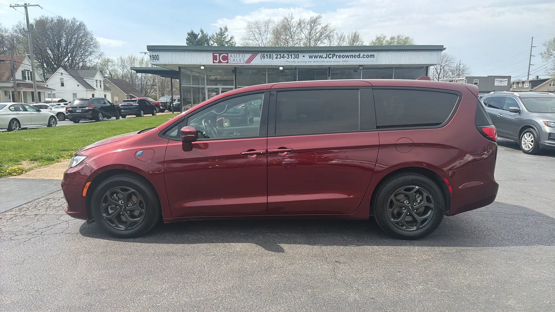 Used 2022 Chrysler Pacifica Touring-L w/ S Appearance Package image 8