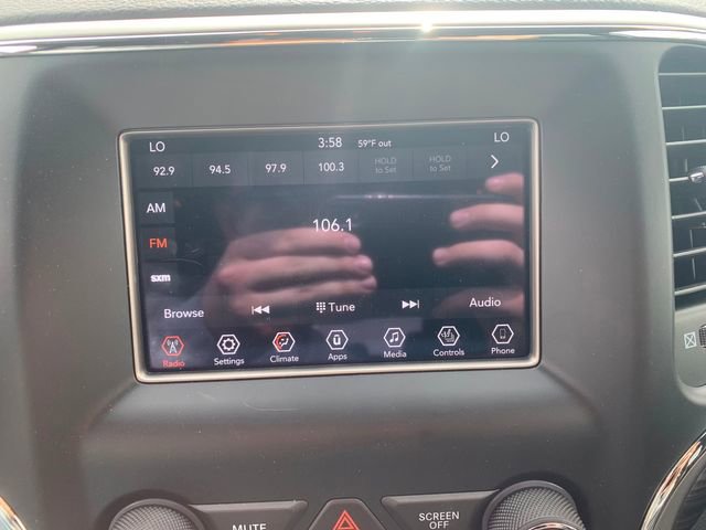 Used 2021 Jeep Grand Cherokee Laredo image 15