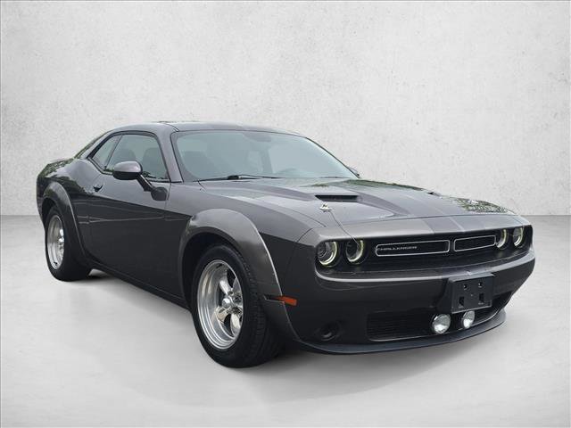Used 2019 Dodge Challenger SXT RWD video 3