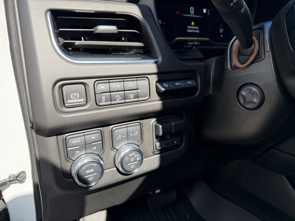 Used 2024 GMC Yukon XL AT4 w/ AT4 Premium Plus Package AWD/4WD image 22