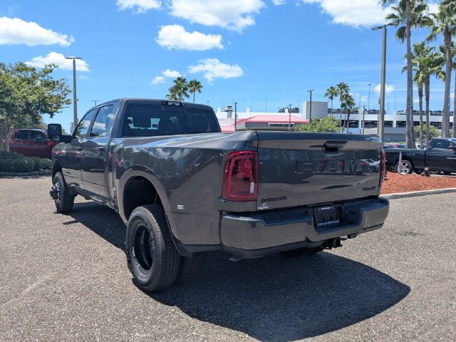 New 2026 RAM 3500 Big Horn AWD/4WD image 6