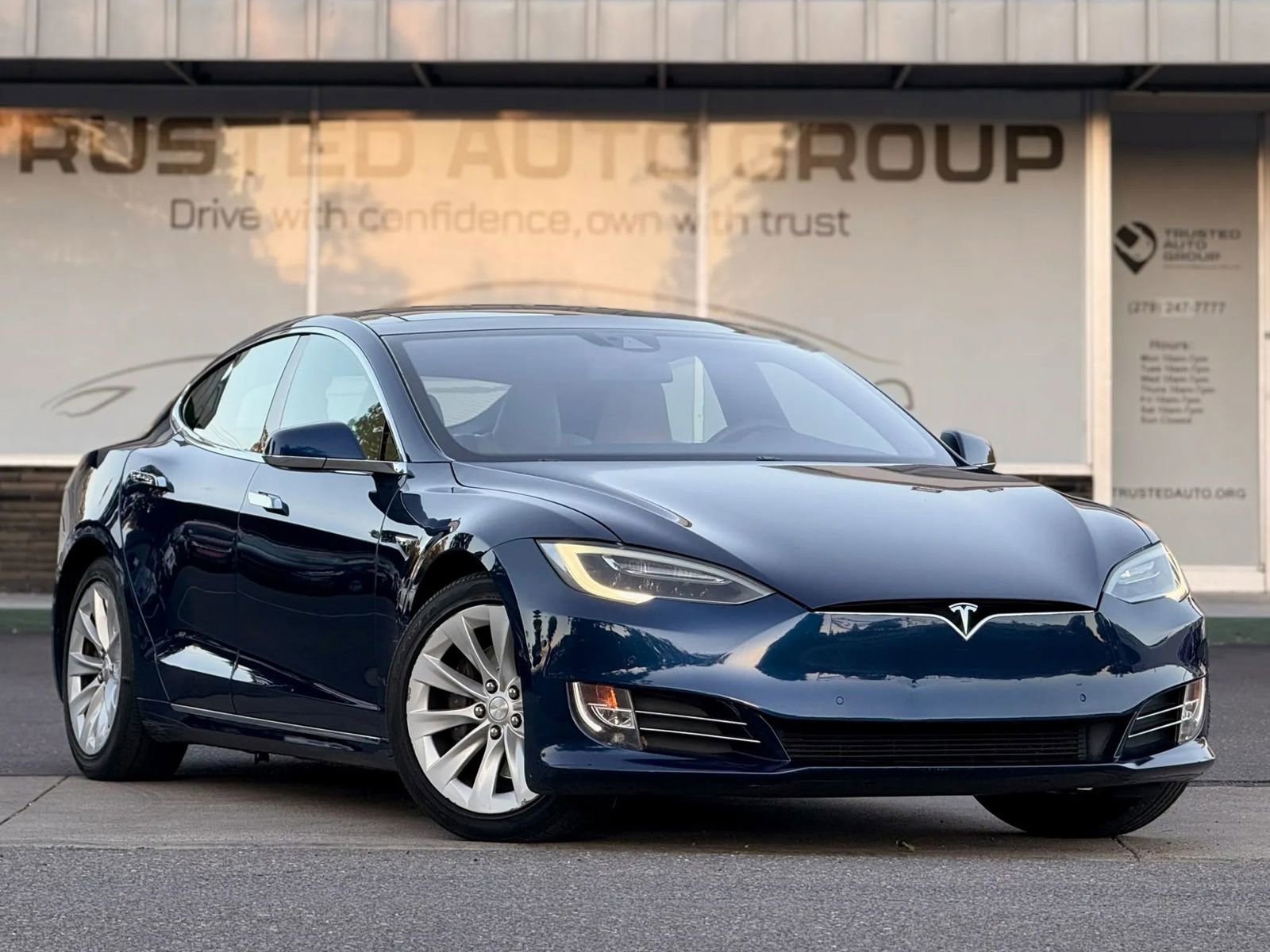 Used 2016 Tesla Model S 90D image 2