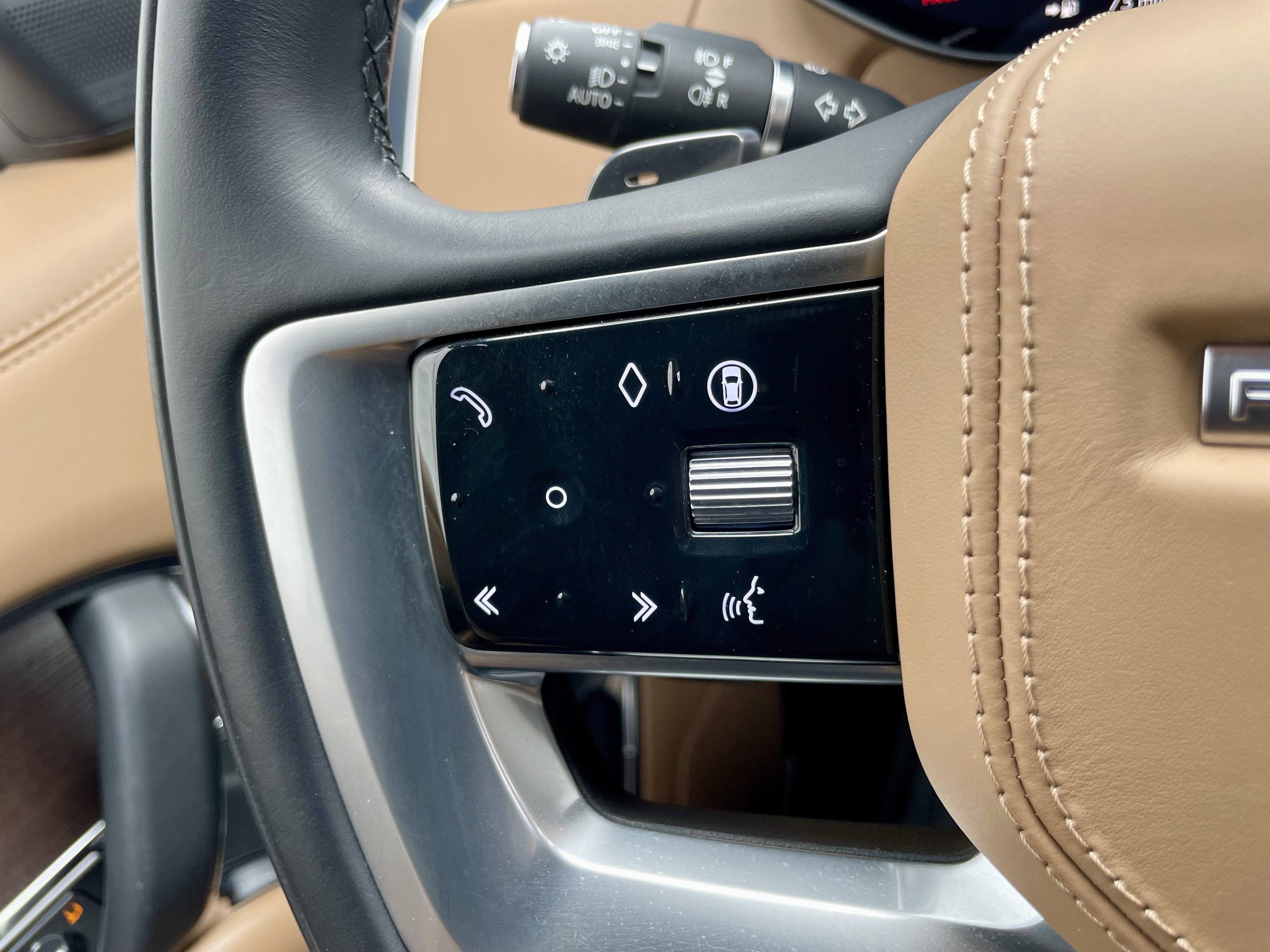 Certified 2024 Land Rover Range Rover SE image 23