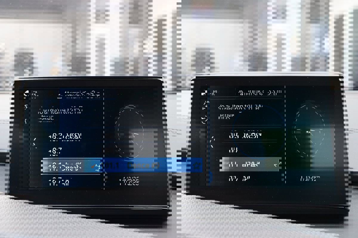 Used 2019 BMW i8 Roadster image 29