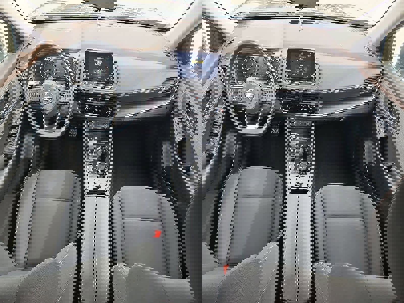 Used 2023 Nissan Rogue S image 15