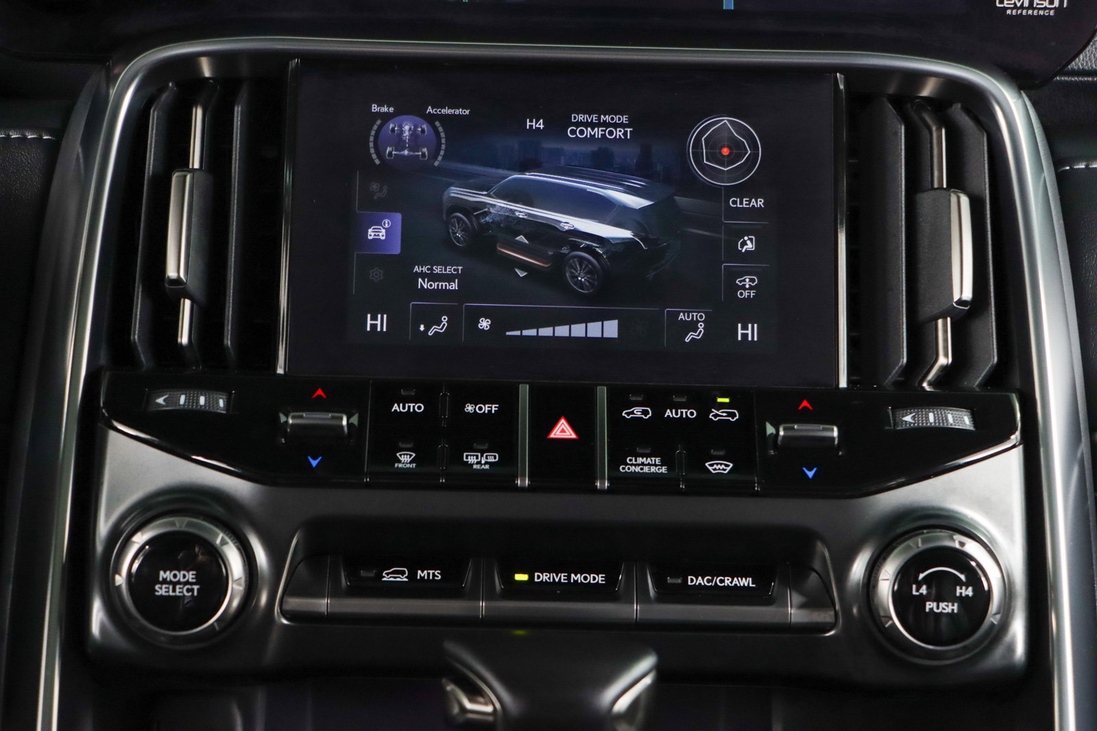 Used 2025 Lexus LX 600 4WD w/ Luxury Package image 21