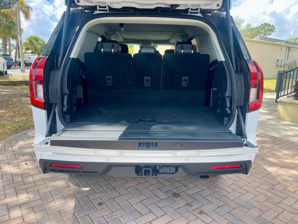 Used 2025 Ford Expedition Active image 5