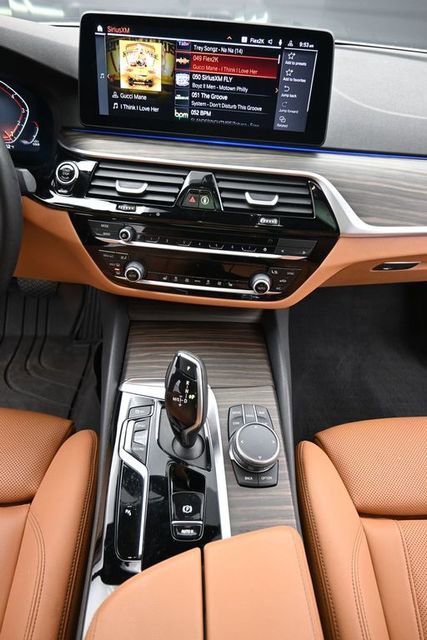 Used 2023 BMW 530i w/ Convenience Package RWD image 16
