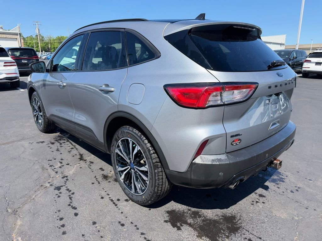 Used 2022 Ford Escape SEL w/ SEL Stealth AWD Package image 9