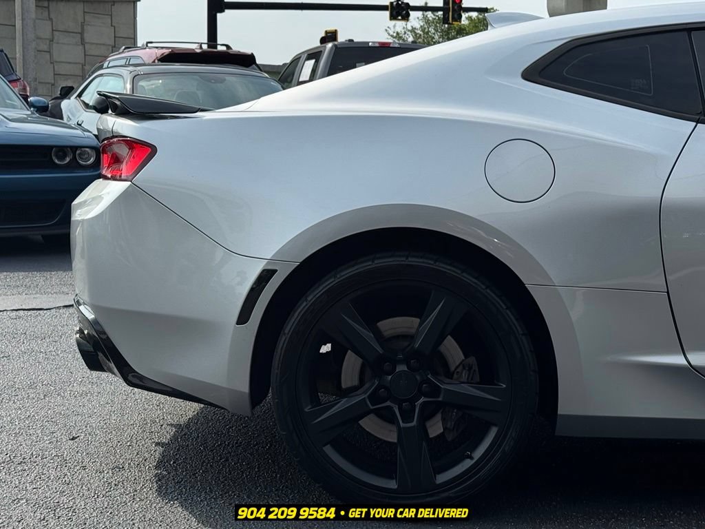 Used 2018 Chevrolet Camaro SS RWD image 10