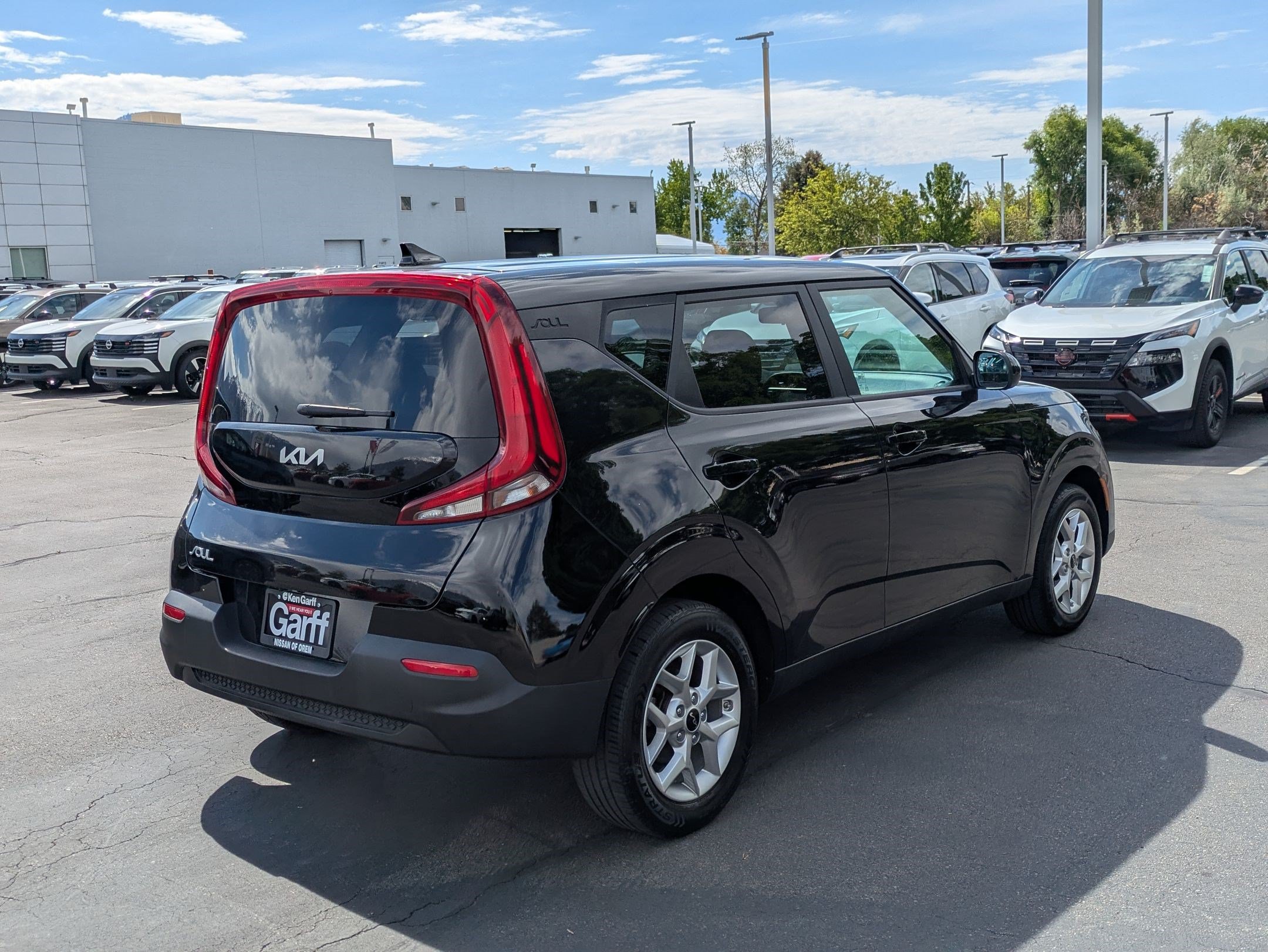 Used 2022 Kia Soul LX w/ Technology Package FWD image 3