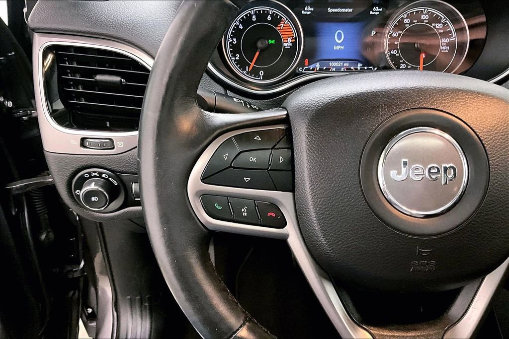 Used 2019 Jeep Cherokee Limited AWD/4WD image 11