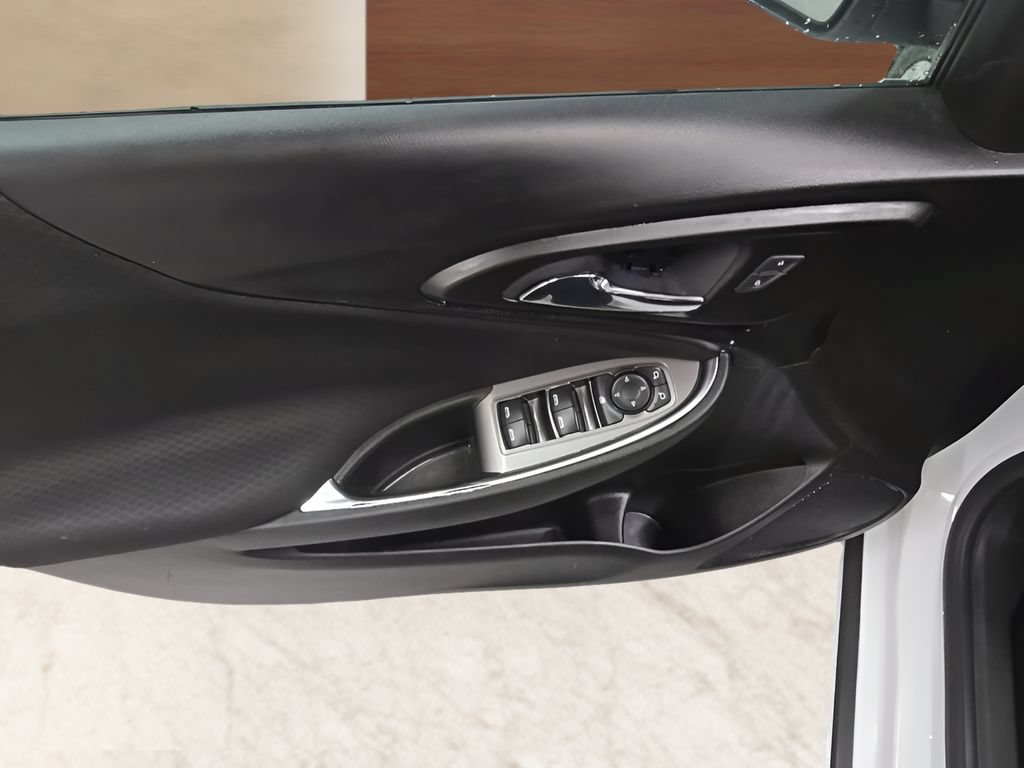 Used 2018 Chevrolet Malibu LT FWD image 10