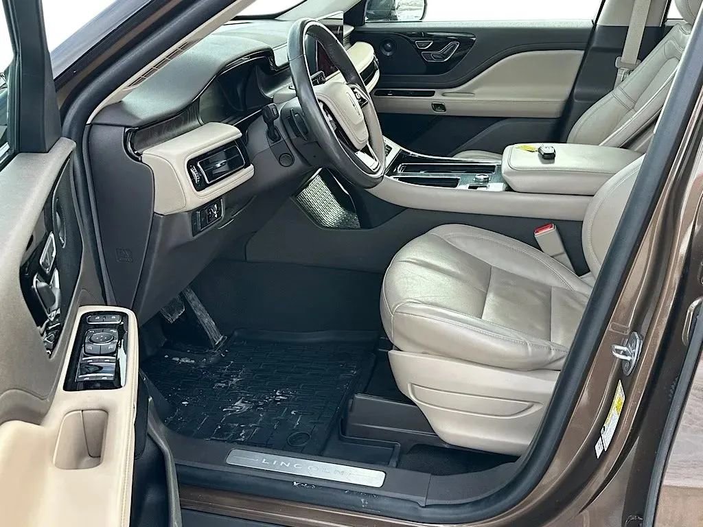 Used 2022 Lincoln Aviator Reserve w/ Equipment Group 201A image 13