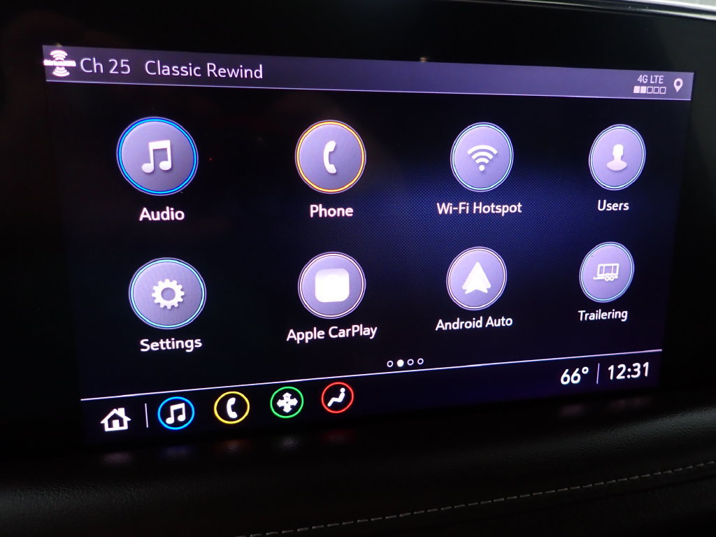 Used 2021 Chevrolet Suburban LT AWD/4WD image 3