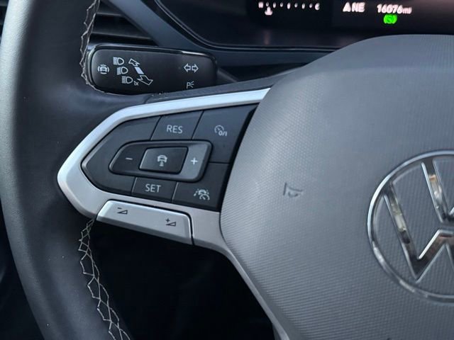 Certified 2024 Volkswagen Taos SE w/ Panoramic Sunroof Package image 38