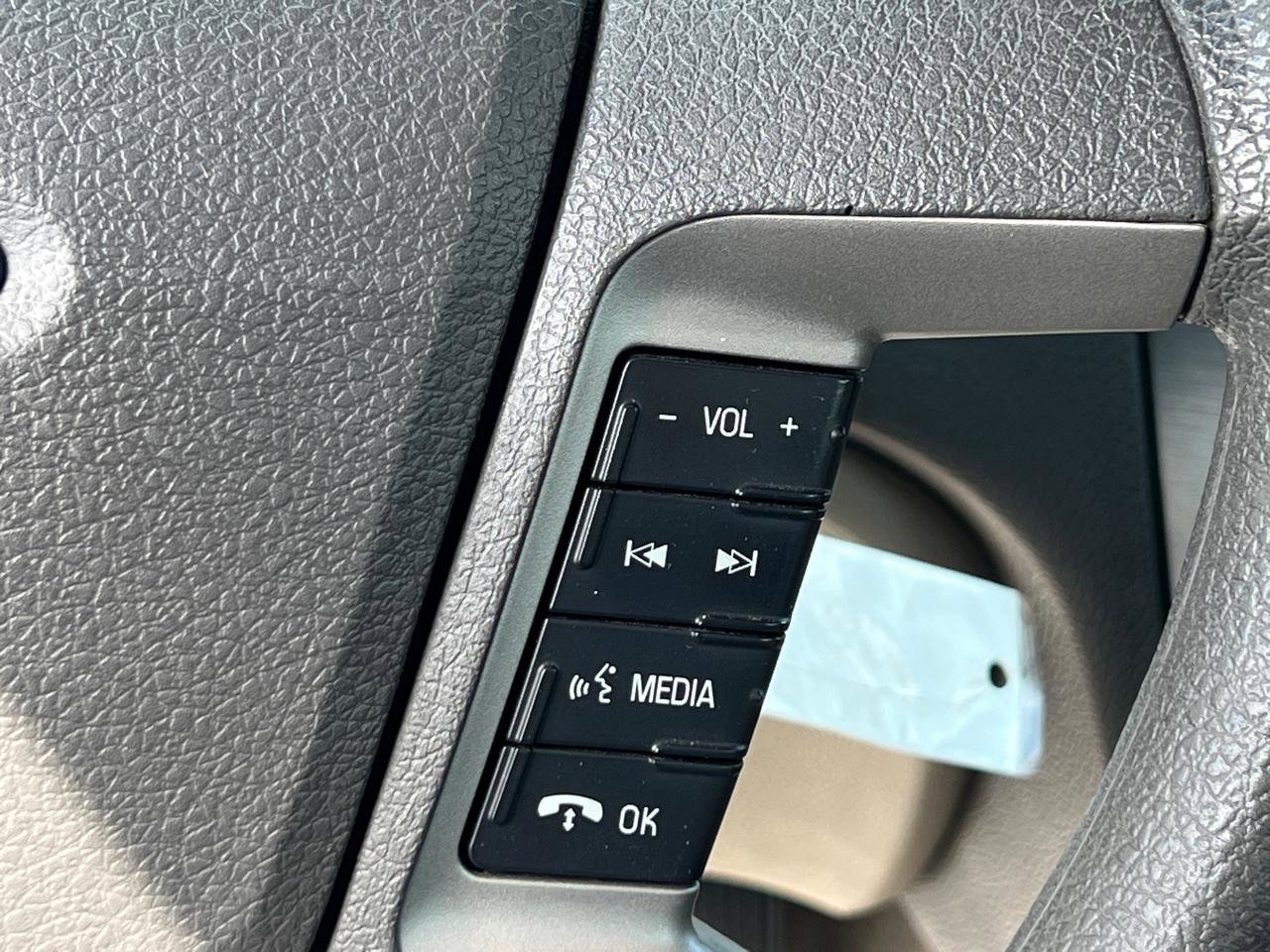 Used 2010 Ford Fusion SE FWD image 20