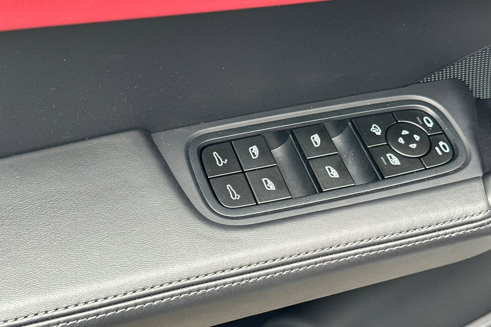 Certified 2024 Porsche Cayenne Turbo GT AWD/4WD image 13